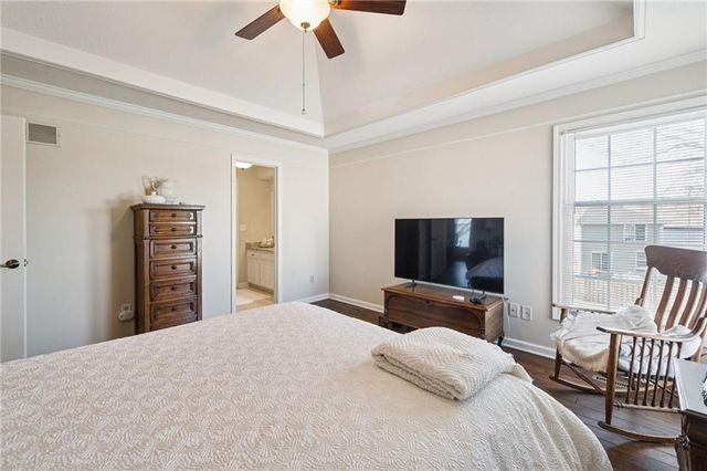 716 Adams Drive, Lee's Summit, MO 64086