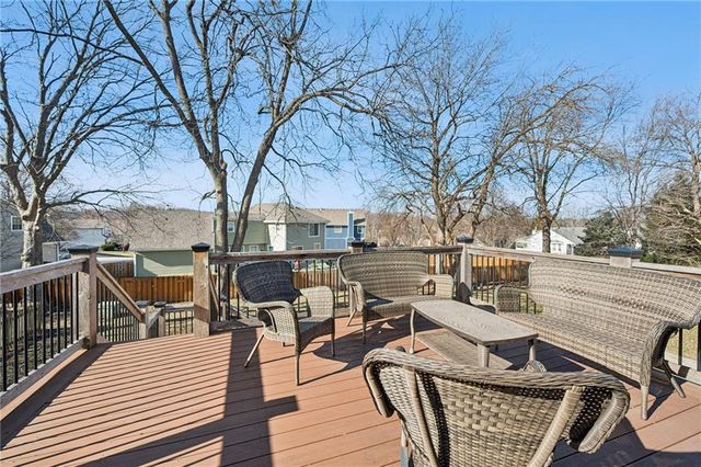 716 Adams Drive, Lee's Summit, MO 64086