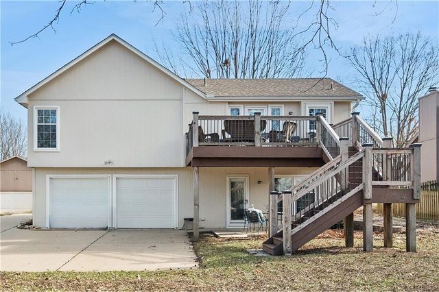 716 Adams Drive, Lee's Summit, MO 64086