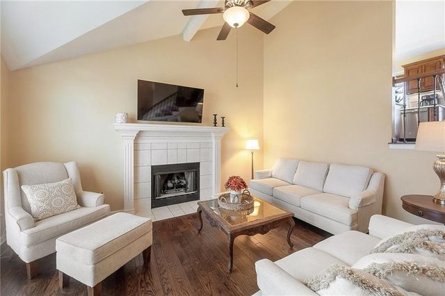 716 Adams Drive, Lee's Summit, MO 64086