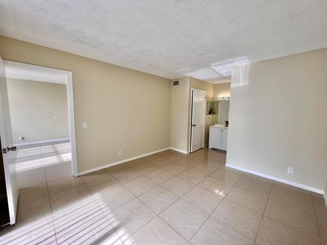 752 Executive Center Drive 33, West Palm Beach, FL 33401