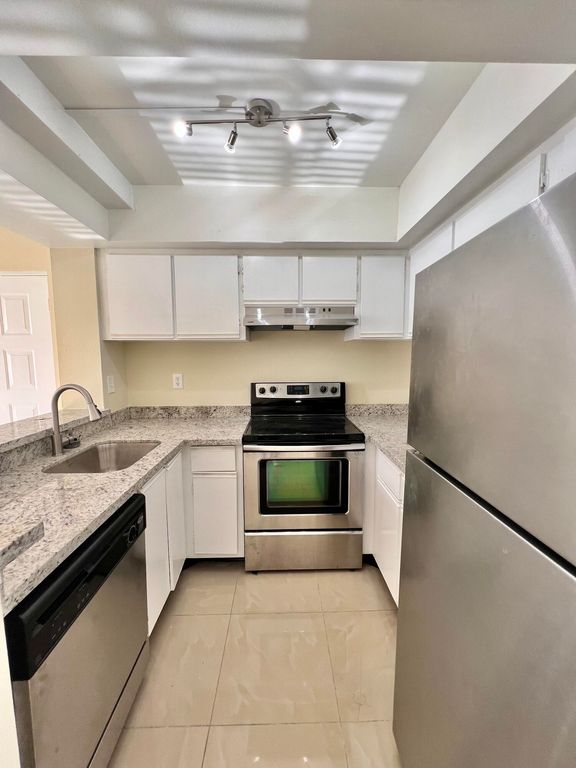 752 Executive Center Drive 33, West Palm Beach, FL 33401