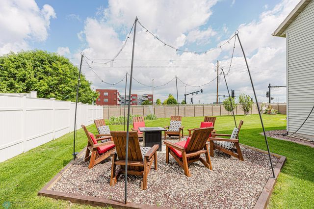 5501 Farmstead Court S, Fargo, ND 58104