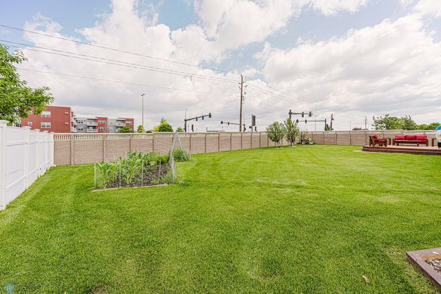 5501 Farmstead Court S, Fargo, ND 58104