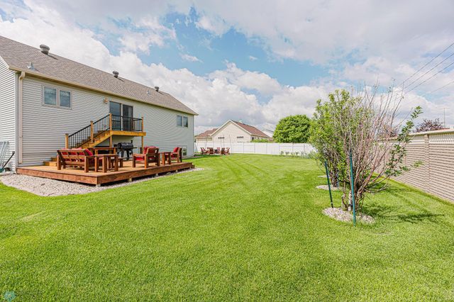 5501 Farmstead Court S, Fargo, ND 58104