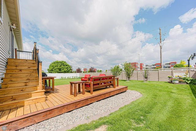 5501 Farmstead Court S, Fargo, ND 58104