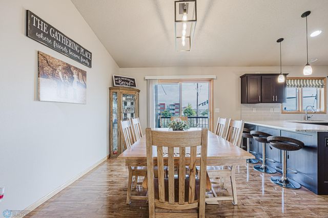 5501 Farmstead Court S, Fargo, ND 58104