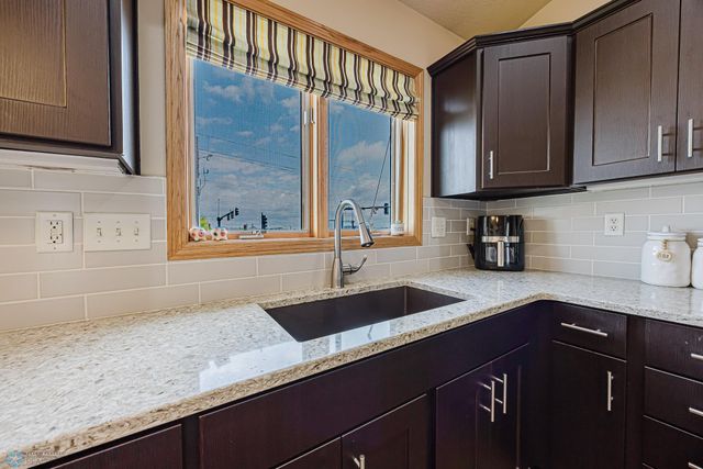 5501 Farmstead Court S, Fargo, ND 58104