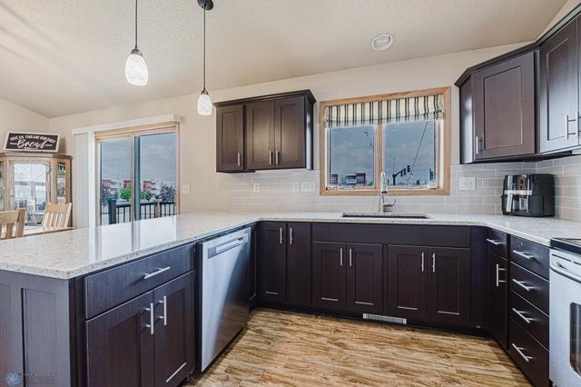 5501 Farmstead Court S, Fargo, ND 58104