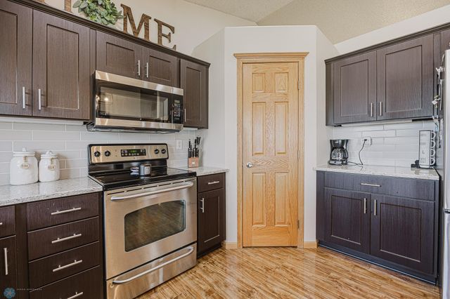 5501 Farmstead Court S, Fargo, ND 58104