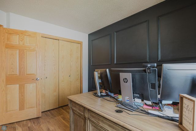 5501 Farmstead Court S, Fargo, ND 58104