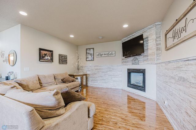 5501 Farmstead Court S, Fargo, ND 58104