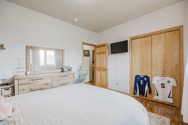 5501 Farmstead Court S, Fargo, ND 58104