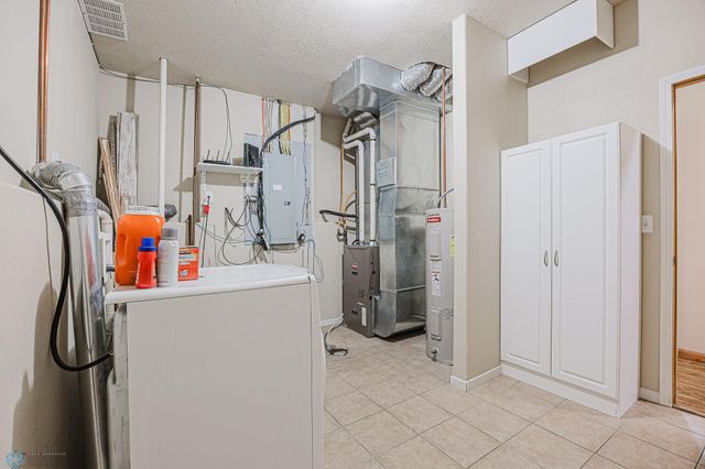 5501 Farmstead Court S, Fargo, ND 58104