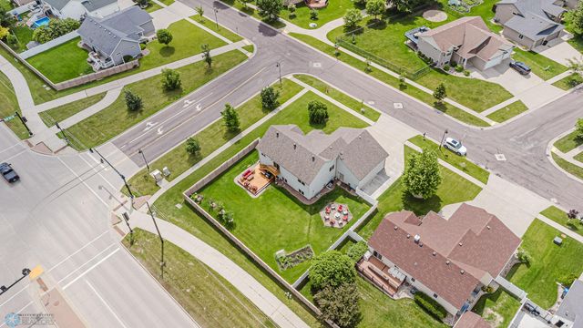 5501 Farmstead Court S, Fargo, ND 58104
