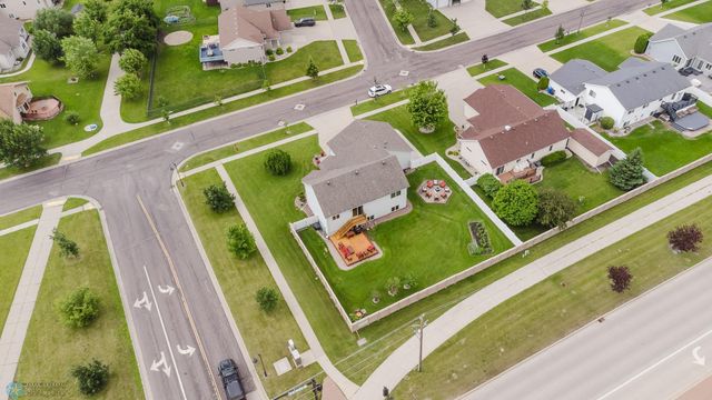 5501 Farmstead Court S, Fargo, ND 58104