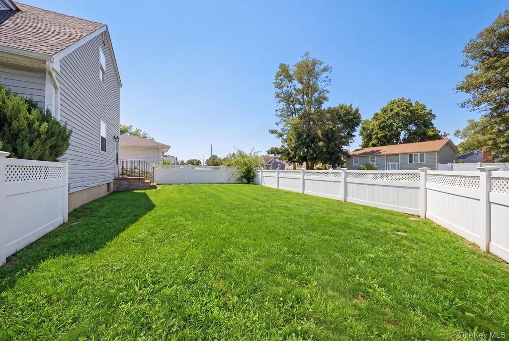 85 Schleigel Boulevard, South Farmingdale, NY 11735 — photo 4