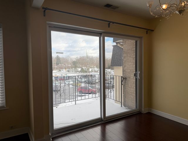 10735 5th Ave Cutoff 304, Countryside, IL 60525