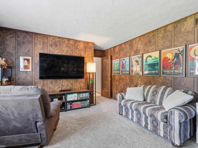 18277 Nardy Street, Clinton Township, MI 48036