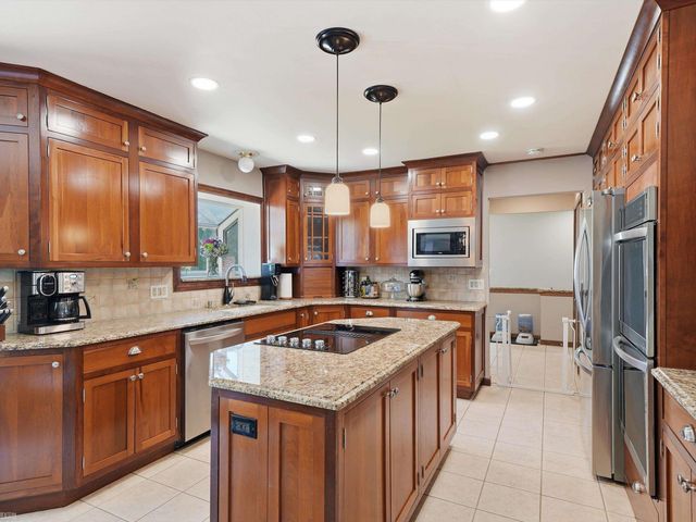 18277 Nardy Street, Clinton Township, MI 48036