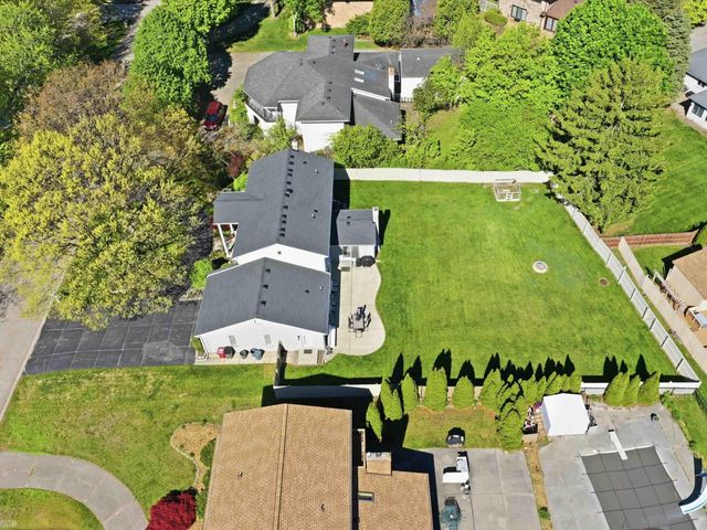 18277 Nardy Street, Clinton Township, MI 48036