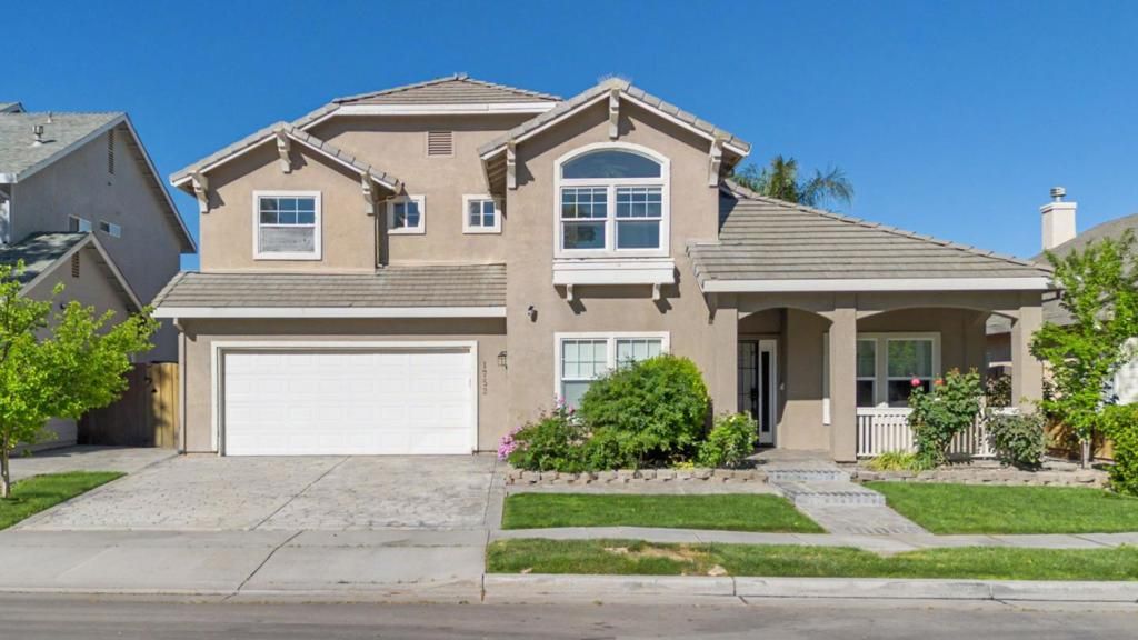 Image 1 of property listing at 1753 Mills, Los Banos, CA 93635