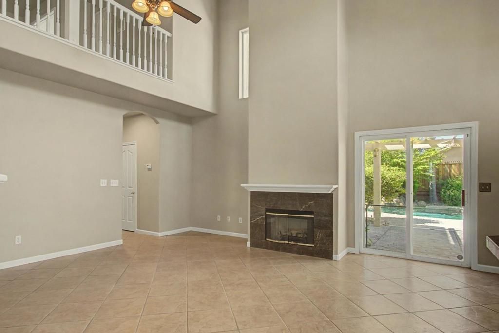 Image 13 of property listing at 1753 Mills, Los Banos, CA 93635