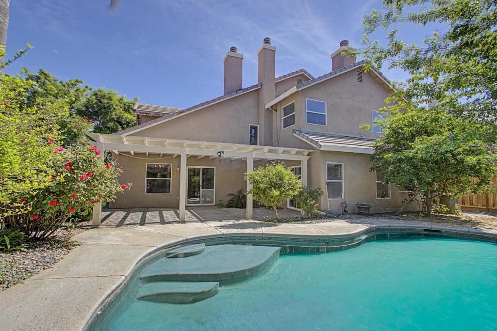 Image 19 of property listing at 1753 Mills, Los Banos, CA 93635