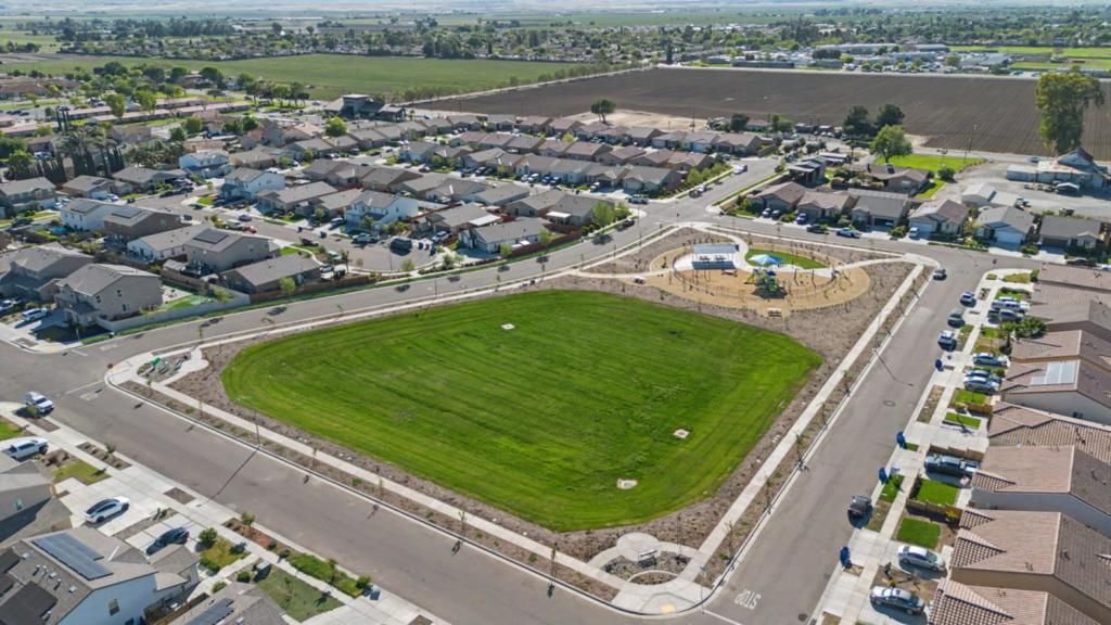 Image 40 of property listing at 1753 Mills, Los Banos, CA 93635