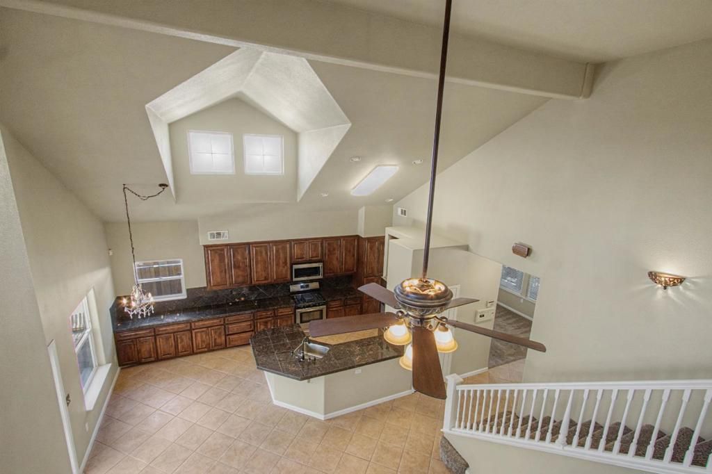 Image 6 of property listing at 1753 Mills, Los Banos, CA 93635