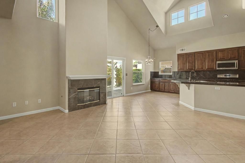 Image 8 of property listing at 1753 Mills, Los Banos, CA 93635