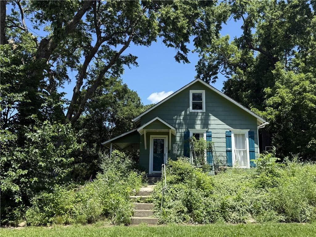 920 High Street, Baldwin City, KS 66006