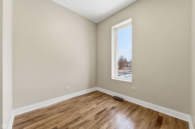 6004 S Carpenter Street, Chicago, IL 60621