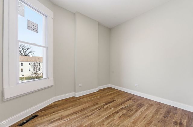 6004 S Carpenter Street, Chicago, IL 60621