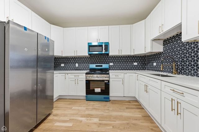 6004 S Carpenter Street, Chicago, IL 60621