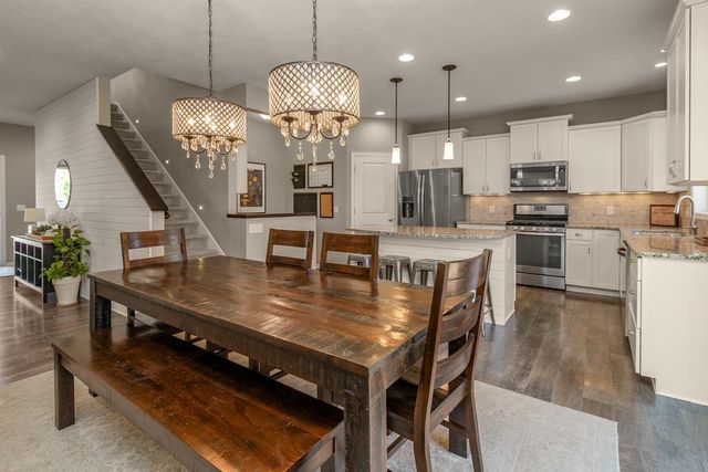 9231 Lighthouse Lane, Woodbury, MN 55129