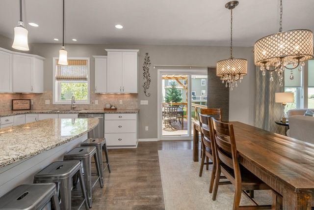 9231 Lighthouse Lane, Woodbury, MN 55129