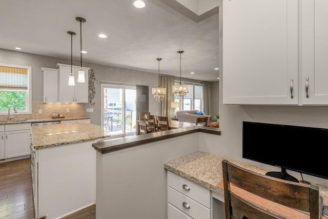 9231 Lighthouse Lane, Woodbury, MN 55129