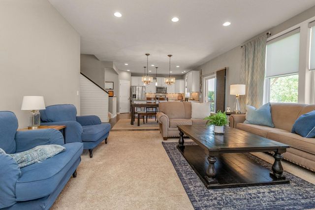 9231 Lighthouse Lane, Woodbury, MN 55129