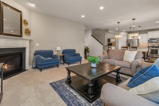 9231 Lighthouse Lane, Woodbury, MN 55129