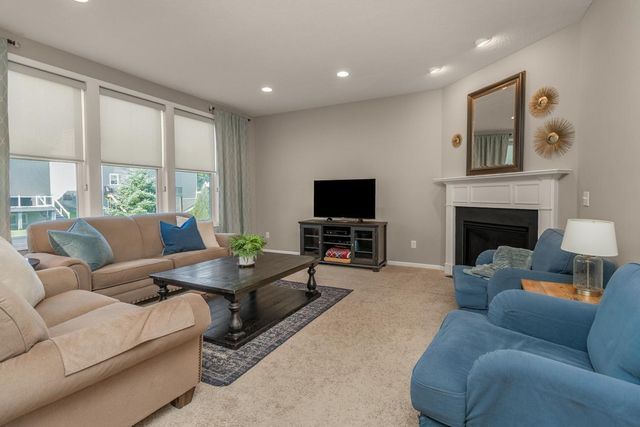 9231 Lighthouse Lane, Woodbury, MN 55129