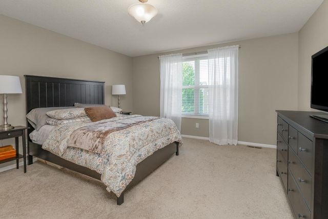 9231 Lighthouse Lane, Woodbury, MN 55129