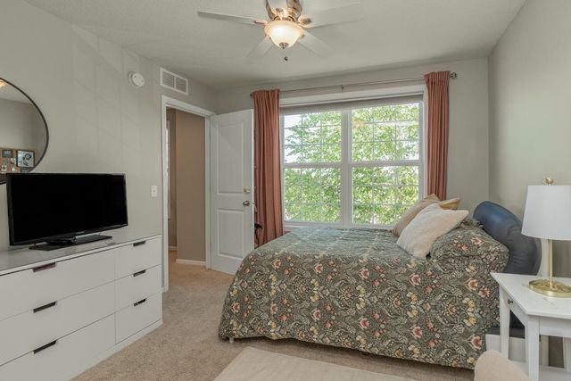 9231 Lighthouse Lane, Woodbury, MN 55129
