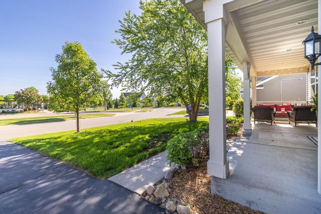 9231 Lighthouse Lane, Woodbury, MN 55129