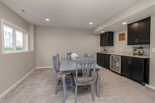 9231 Lighthouse Lane, Woodbury, MN 55129