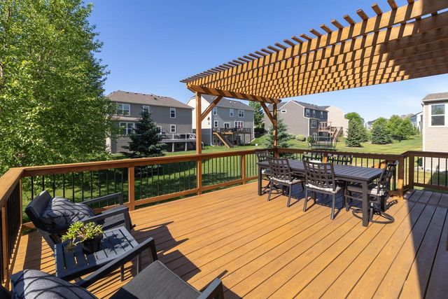 9231 Lighthouse Lane, Woodbury, MN 55129