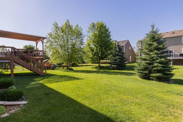 9231 Lighthouse Lane, Woodbury, MN 55129