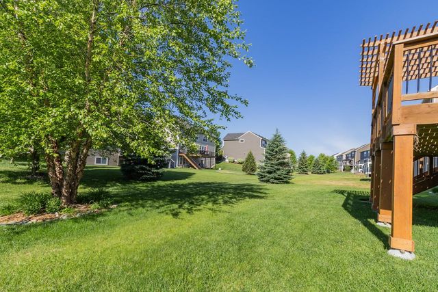 9231 Lighthouse Lane, Woodbury, MN 55129