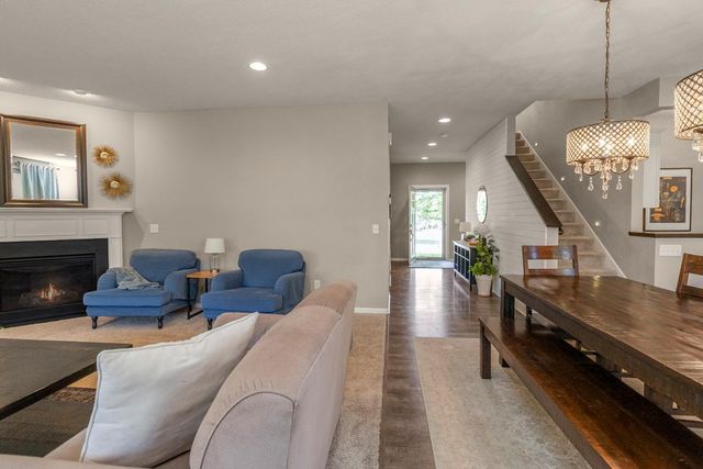 9231 Lighthouse Lane, Woodbury, MN 55129