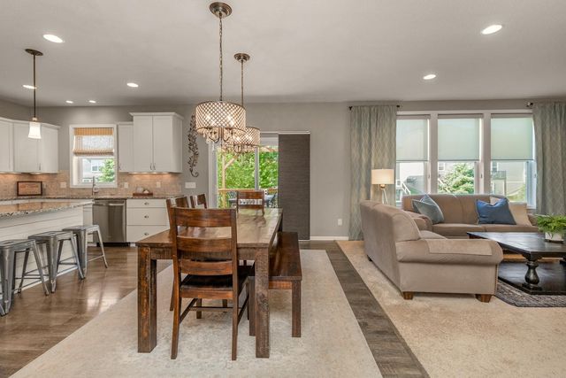 9231 Lighthouse Lane, Woodbury, MN 55129